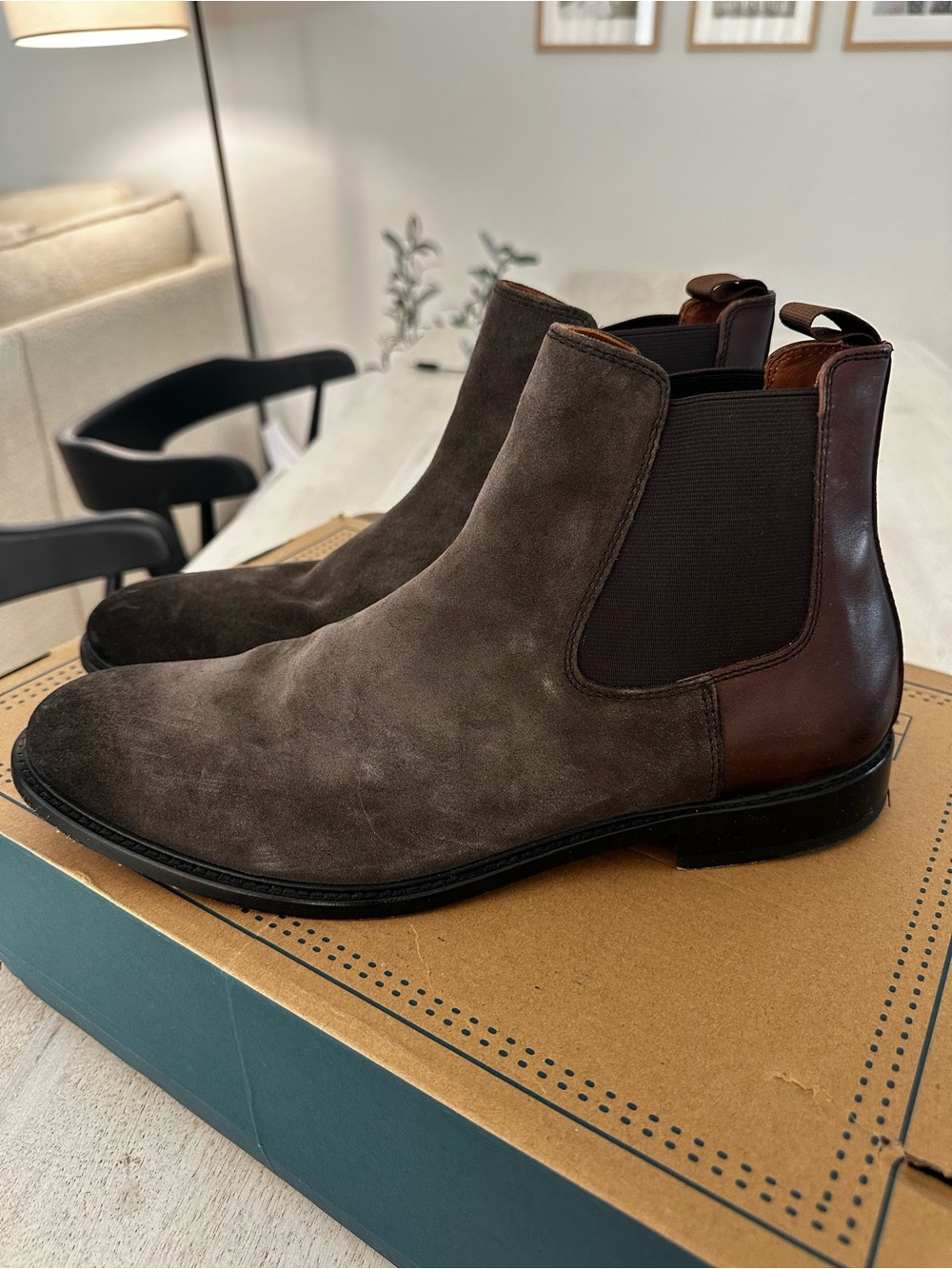 Banana Republic Men's Chukka Chelsea Boots in Brown Suede and Leather